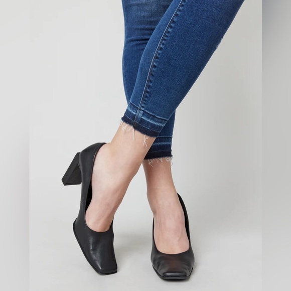 Spanx Distressed Ankle Skinny Jeans, Medium Wash - Picture 8 of 12